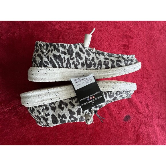 Hey Dude Wendy Cheetah Grey Slip On Shoes 40052-1GL Women's 6 - Picture 4 of 9